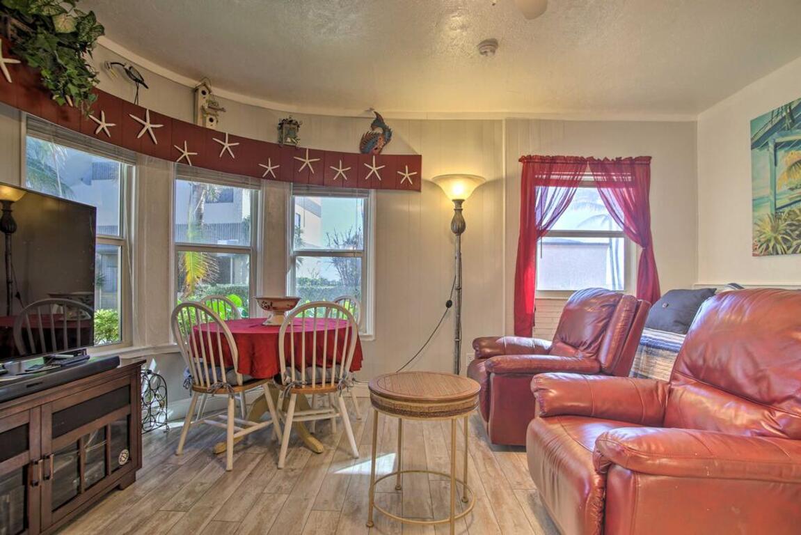 Sunny Hollywood Hideaway - 200 Feet to Beach! photo