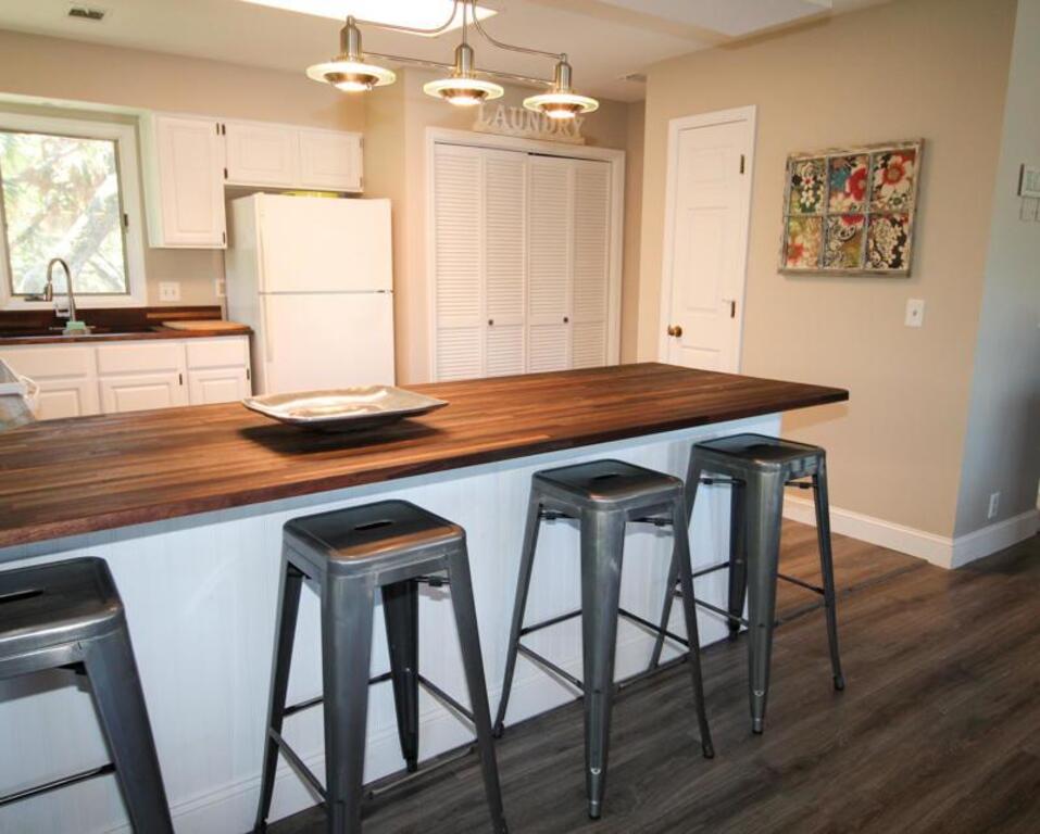 359 Tarpon Boulevard - Three Bedroom House photo
