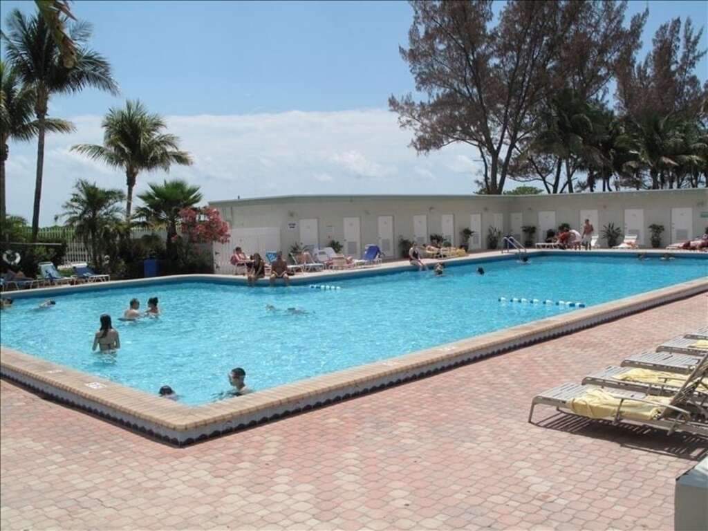 Amazing/Direct Ocean Front/Huge Balcony/Endless Views/Kitchen - NEWLY RENOVATED! photo