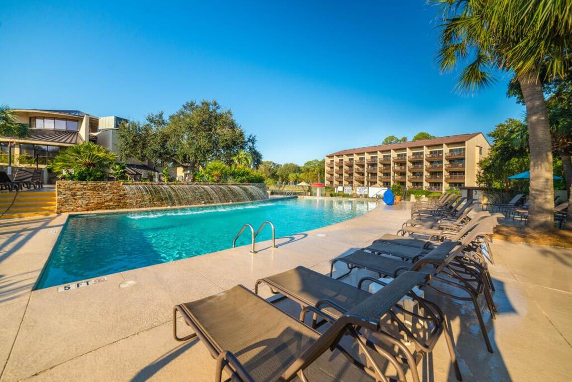 Island Club 1 photo