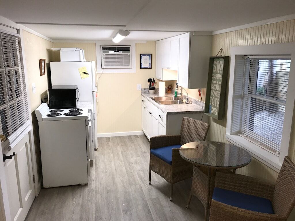 Rare Oceanfront 1 Bedroom Escape - Downstairs Apartment - Weekly Rental photo