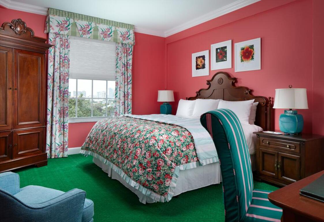 The Colony Hotel photo