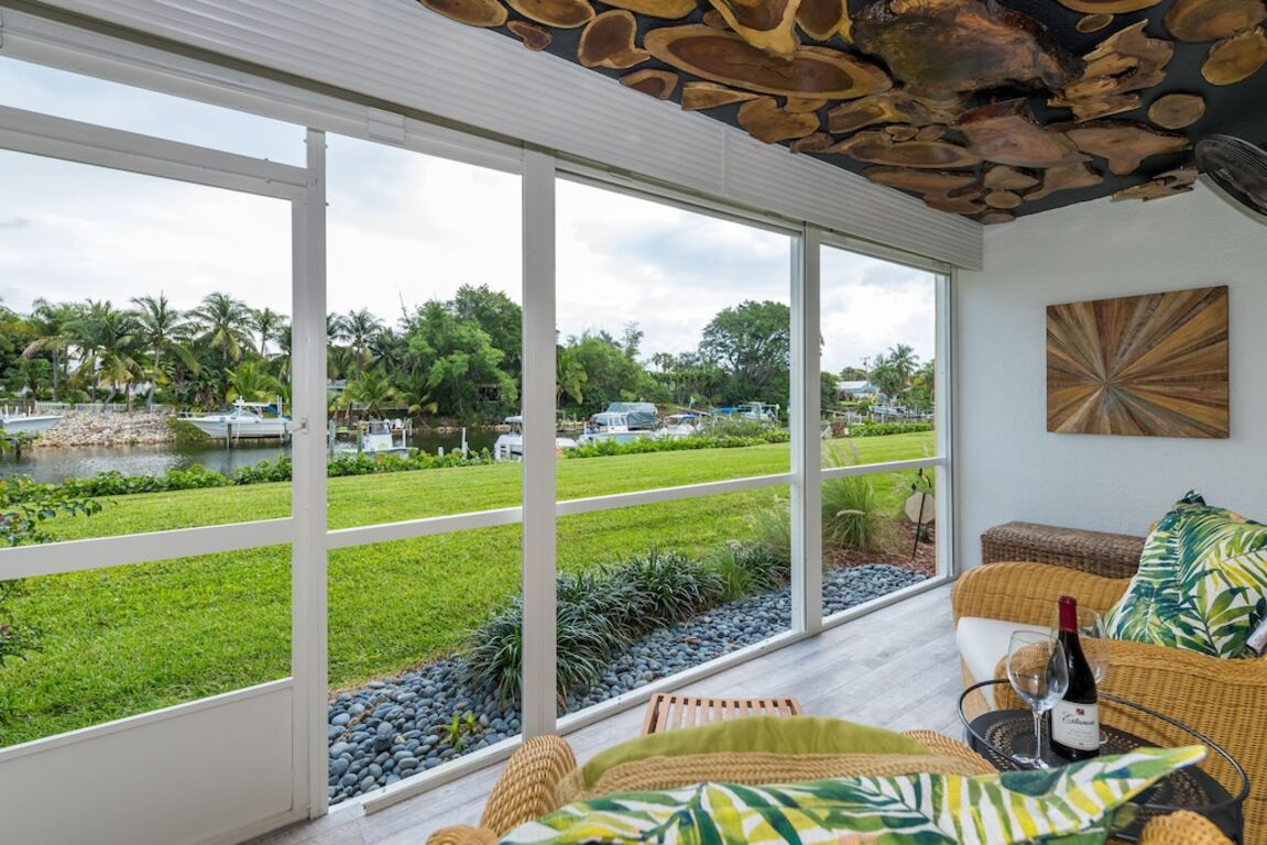Book now! It just became available after a 6 months Hospital CEO Corporate stay! photo
