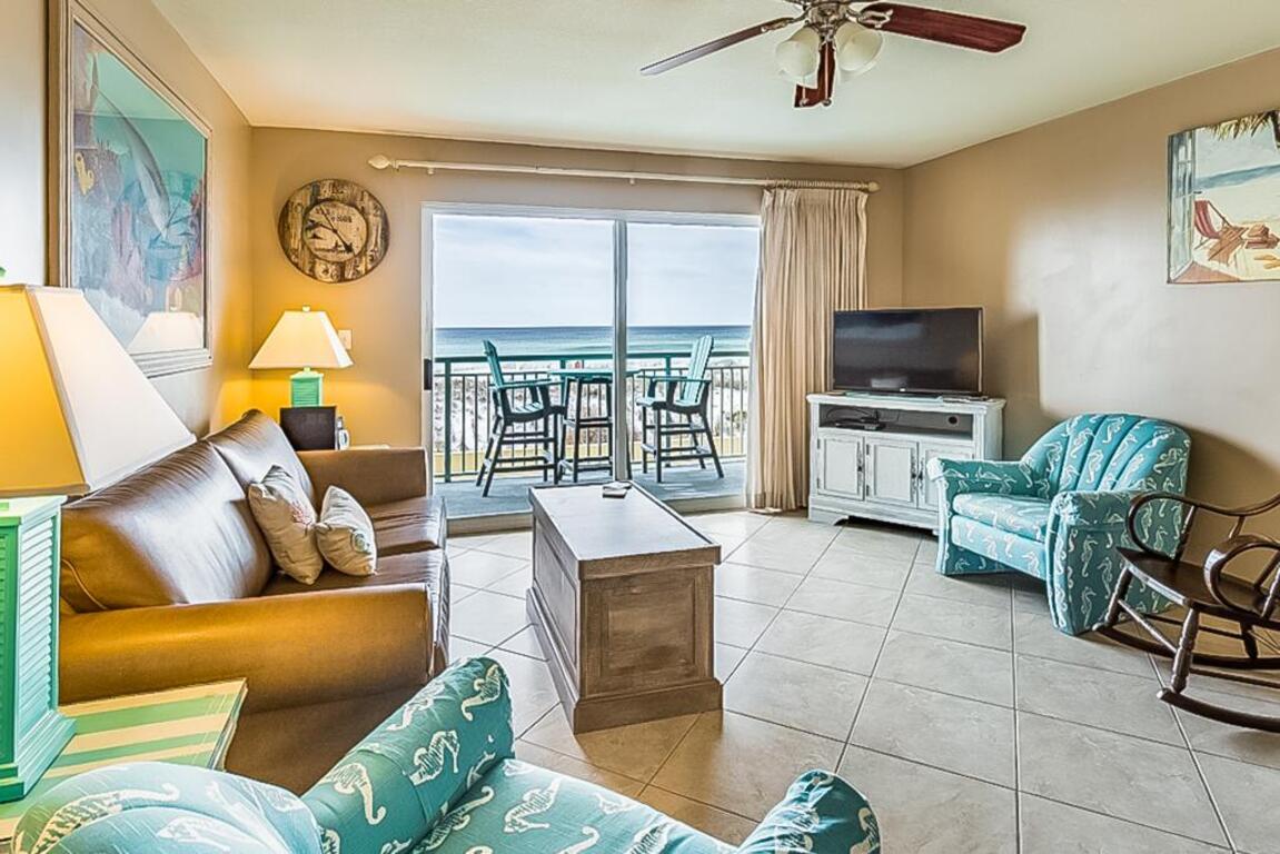 Pelican Isle Condominiums photo