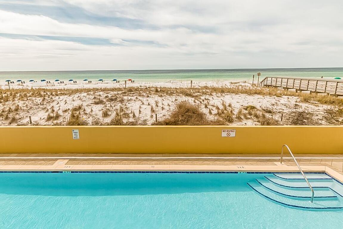 Pelican Isle Condominiums photo