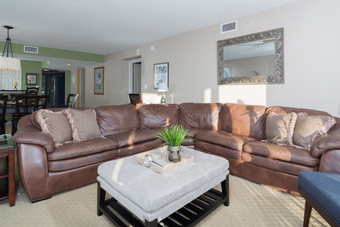 SPRING SPECIALS NOW BOOKING!! COMPLETELY REFRESHED!!!1 Sleeps 10 photo
