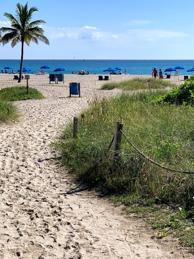 Entrance to Riviera Beach FL