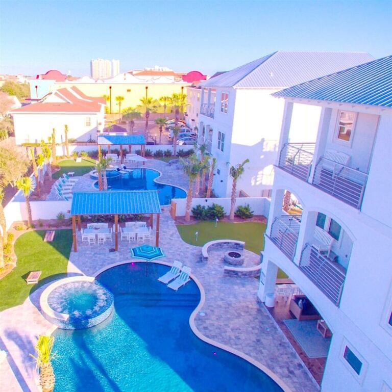 Double The Luxury! TWO Resort Pools, Gulf Views, Putting Greens, Sleeps 64 photo
