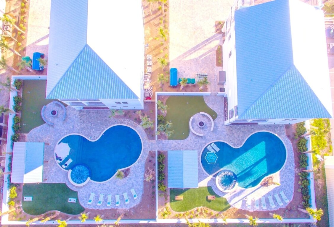 Double The Luxury! TWO Resort Pools, Gulf Views, Putting Greens, Sleeps 64 photo