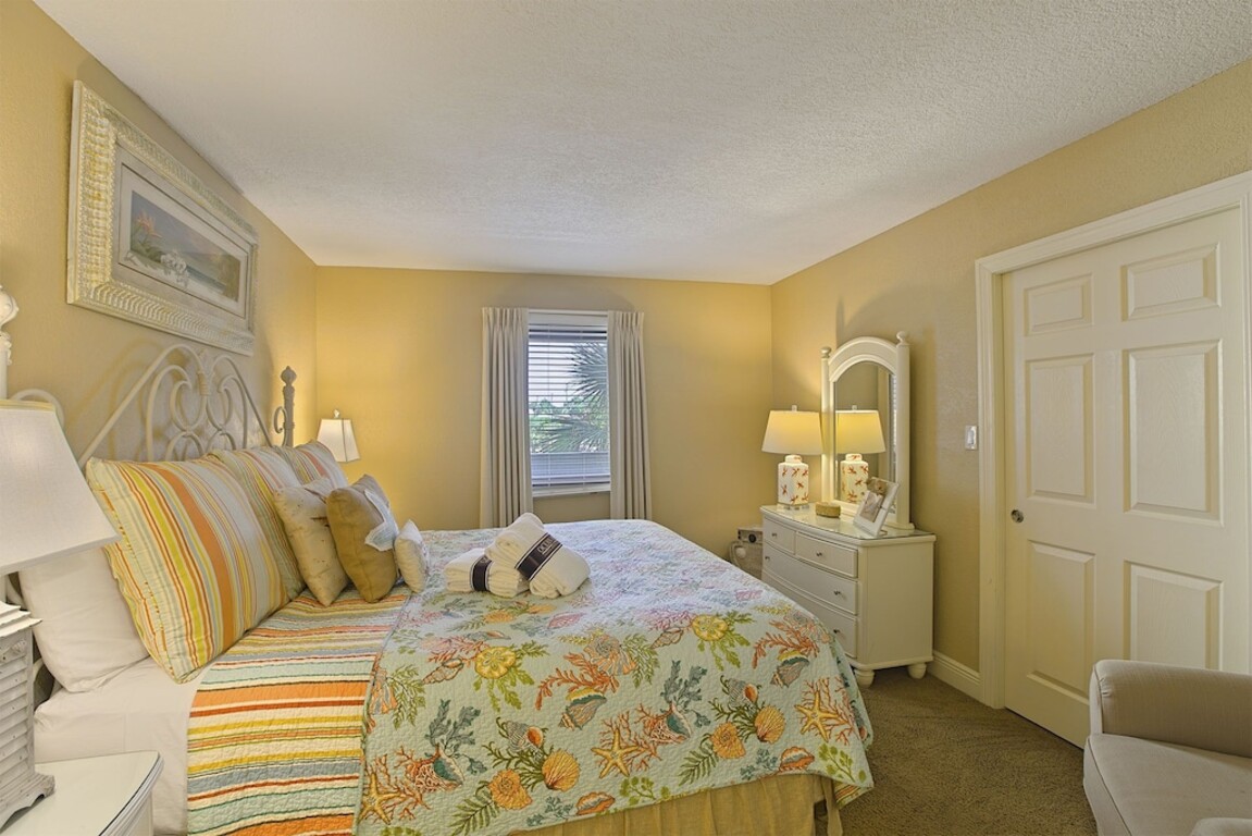 Destin Beach Club 215 - Gulf Front, Heated Community Pool, Free Beach Service! photo