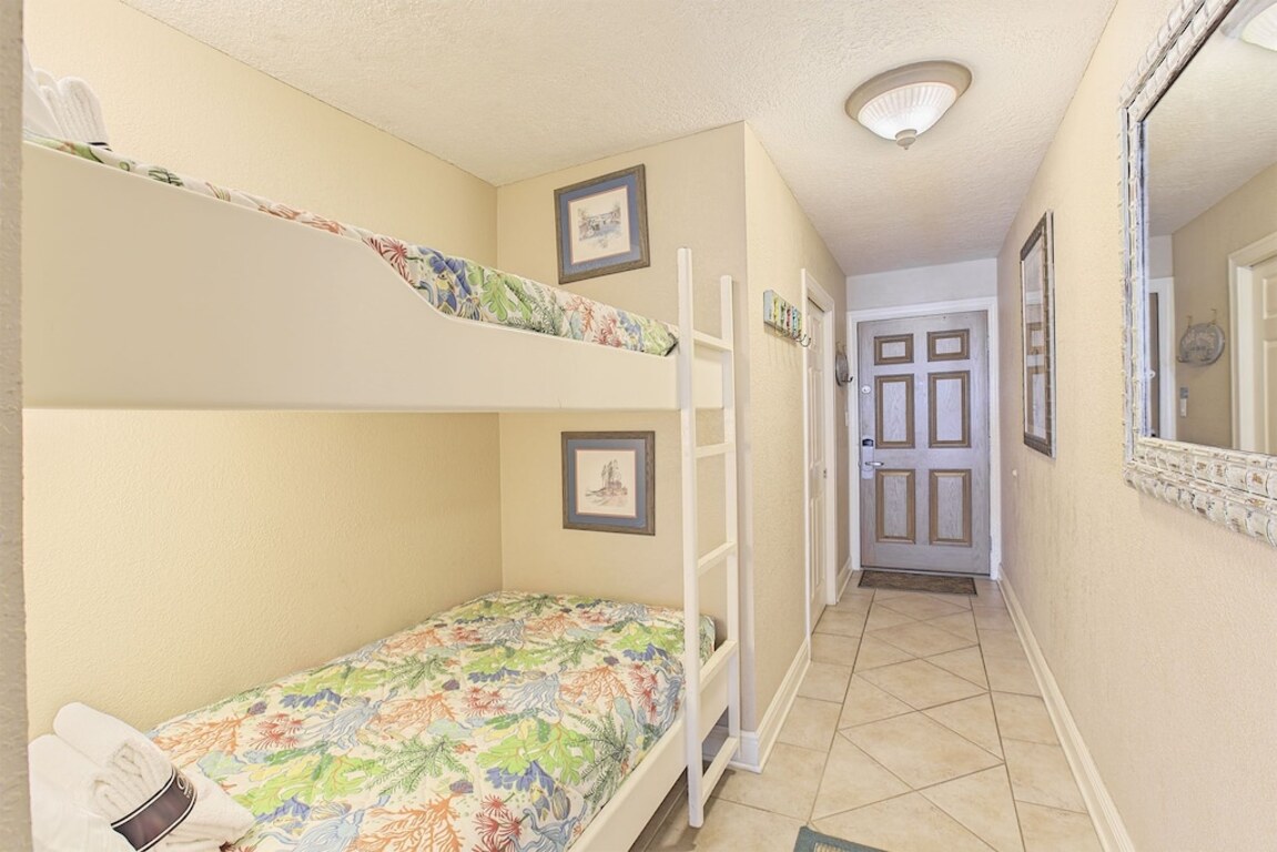 Destin Beach Club 215 - Gulf Front, Heated Community Pool, Free Beach Service! photo