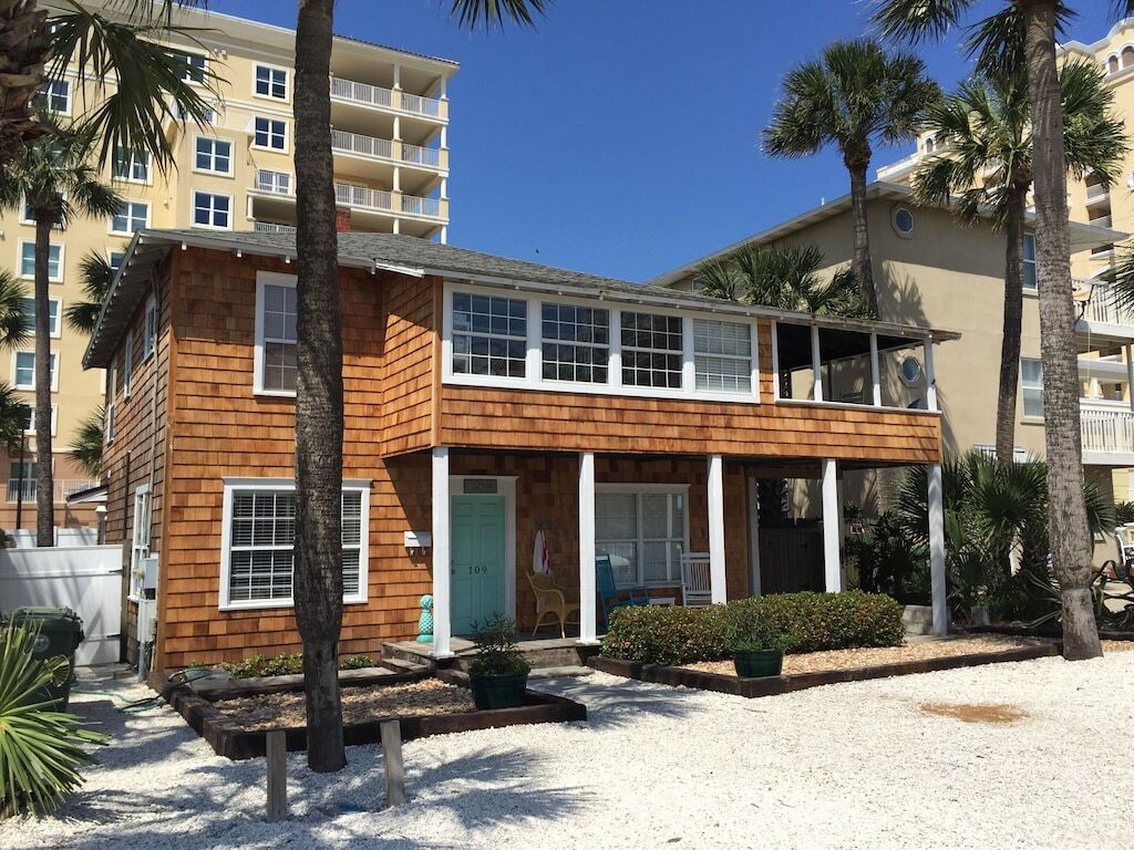 Steps To The Beach - Newly Renovated 2/1 First Floor Apartment With Ocean View photo