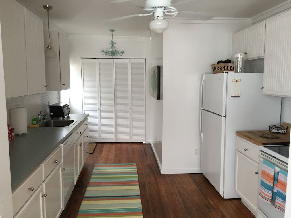 Steps To The Beach - Newly Renovated 2/1 First Floor Apartment With Ocean View photo
