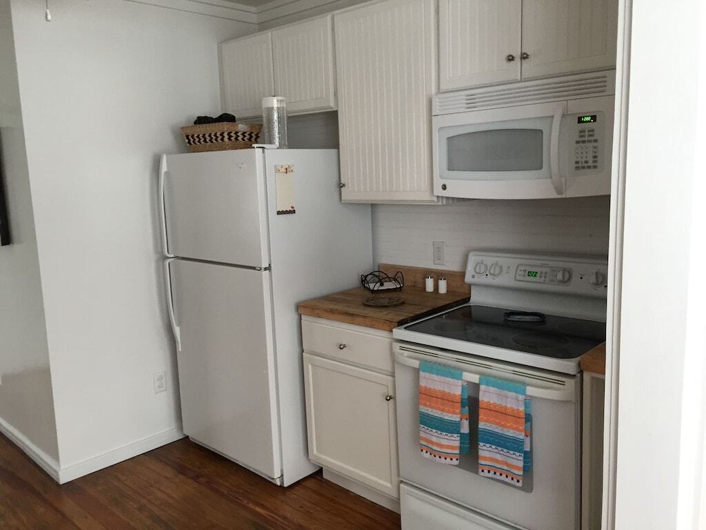 Steps To The Beach - Newly Renovated 2/1 First Floor Apartment With Ocean View photo