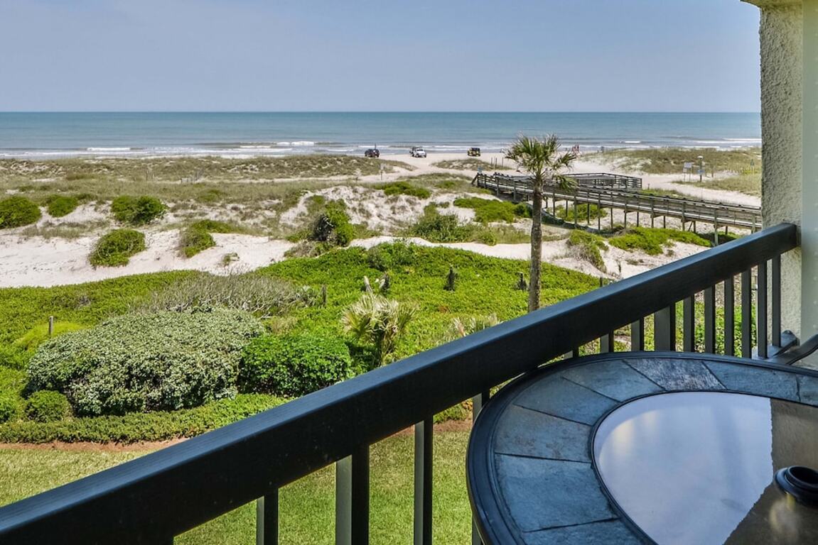 Beautiful Oceanfront Condo With Breathtaking Beach Views photo