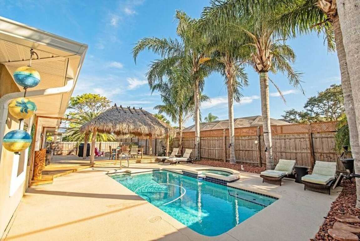 (Private Pool & Heated Spa) Tiki Beach Retreat photo