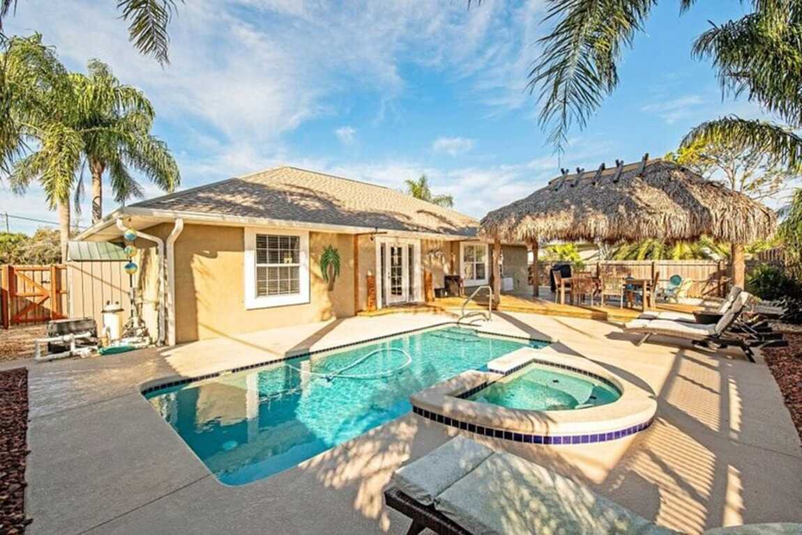 (Private Pool & Heated Spa) Tiki Beach Retreat photo