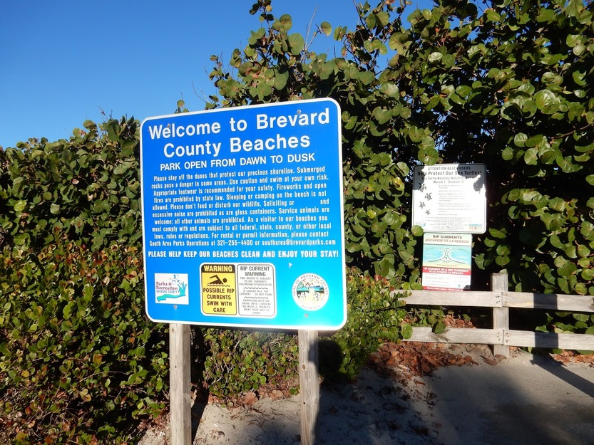 Information shield in Juan Ponce de León Landing Park