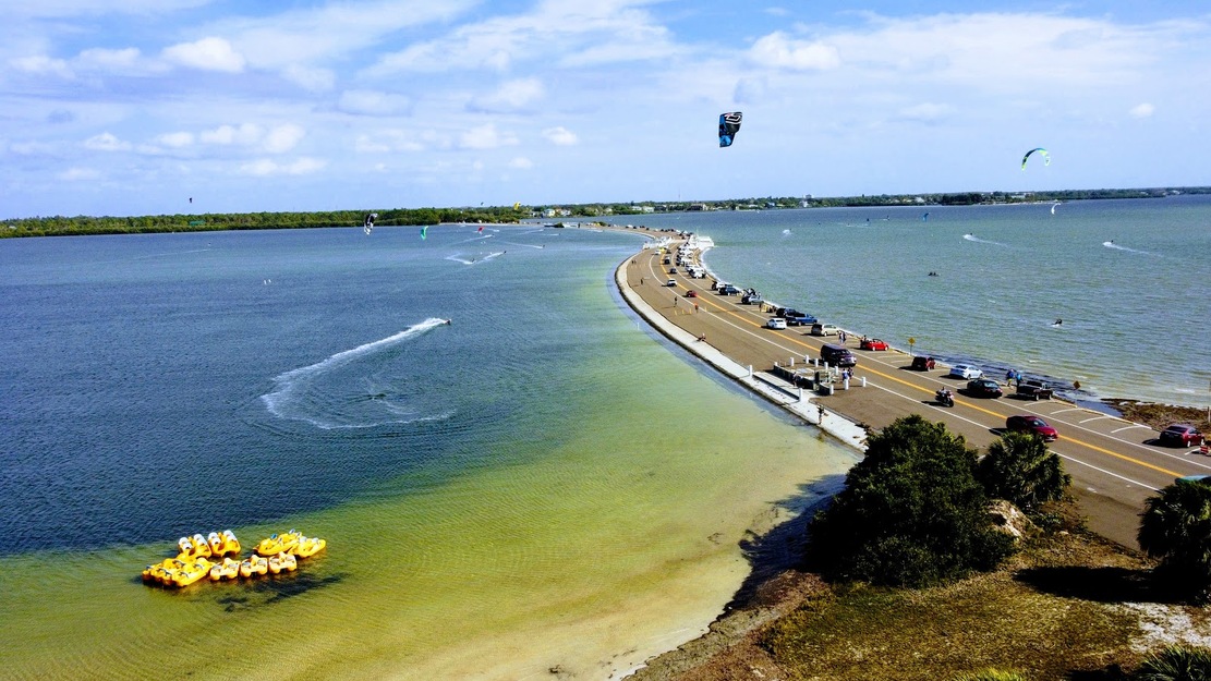Road to Howard Park Beach