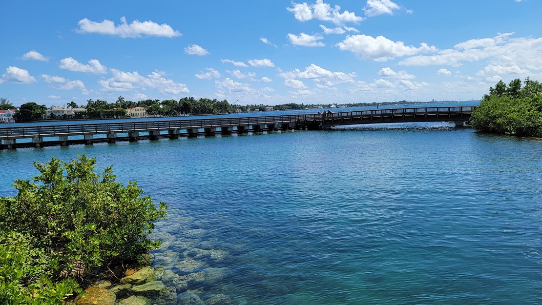 Fishing pier in Peanut Island Park